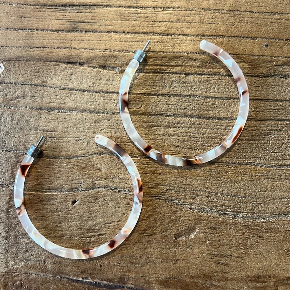 Machete Pink Tortoise Round Hoops